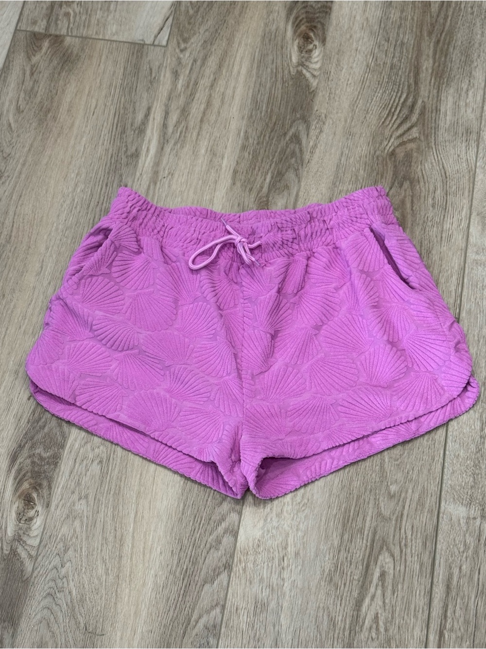 Beach Riot Pink Textured Terry Cloth Shell-Pattern Women’s Lounge Shorts - Picture 4 of 6